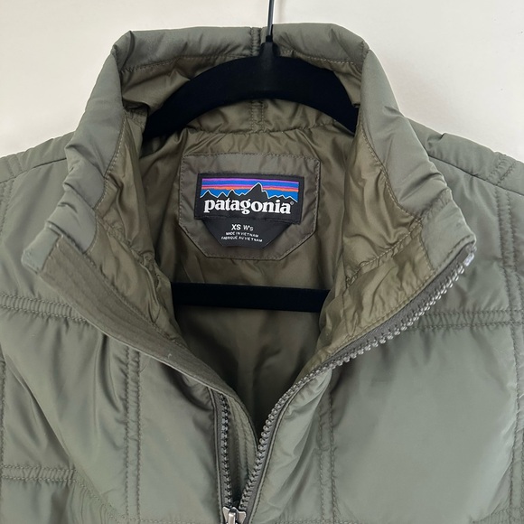 Patagonia Women’s Lost Canyon Insulated Vest - Picture 4 of 4